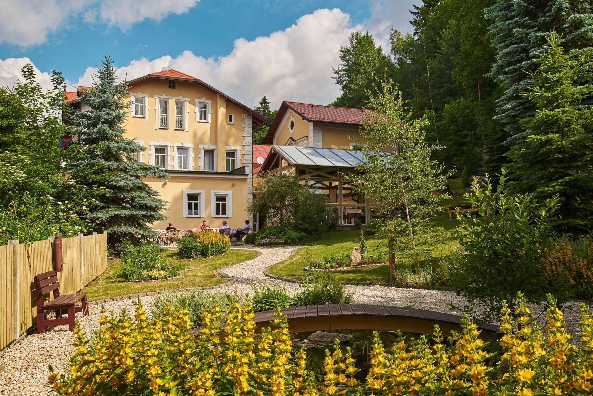 Boutique Hotel Swisshouse Mariánské Lázně Екстериор снимка